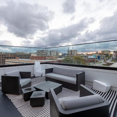 Modern 1Br Apt With Skywalk To Fiserv, Rooftop, And Parking מילווקי מראה חיצוני תמונה