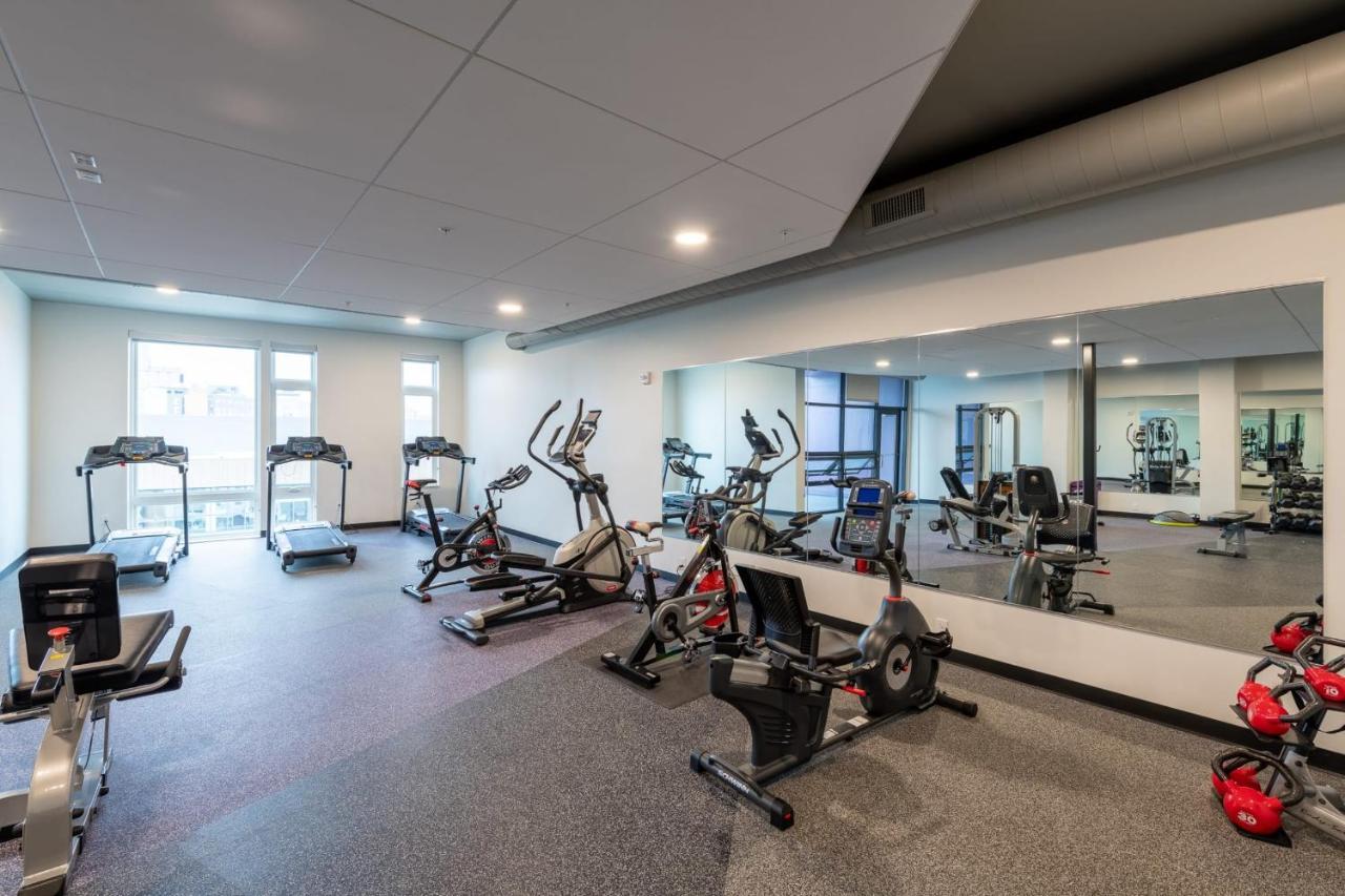 Modern 1Br Apt With Skywalk To Fiserv, Rooftop, And Parking מילווקי מראה חיצוני תמונה